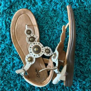 NWOT Clarks white leather sandals Size 10